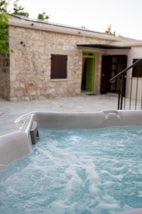 Droshia Traditional Homes, Coco-Mat Full Experience Dhrousha Εξωτερικό φωτογραφία